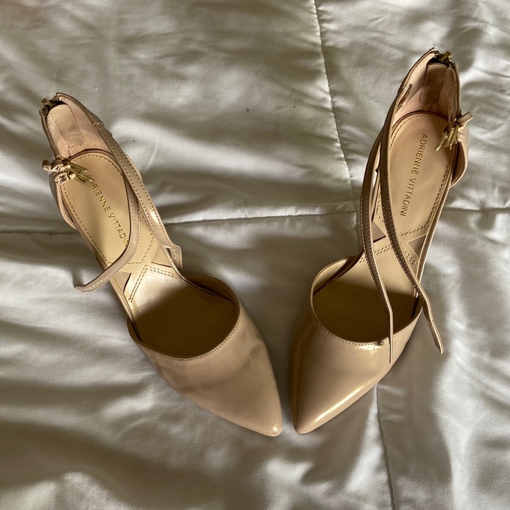Nude Adrienne Vittadini pointed toe heel with double ankle strap, size 8.5